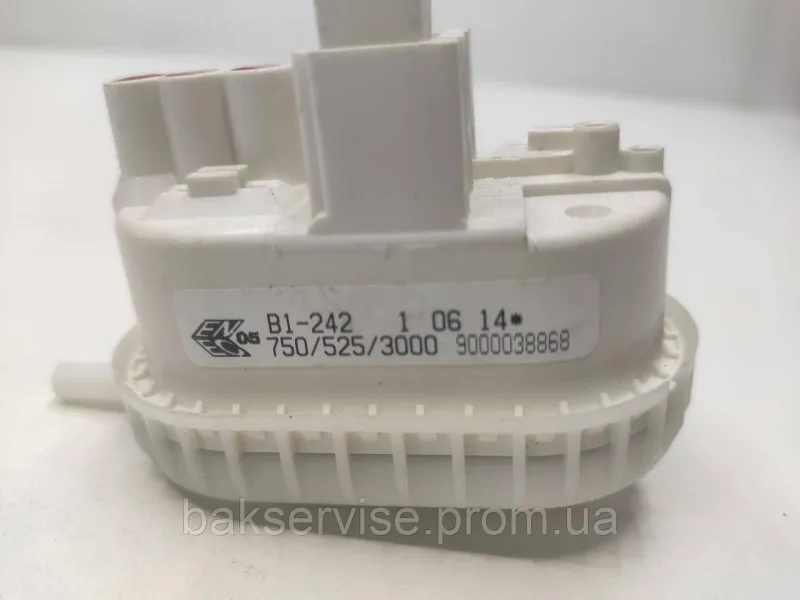 Прессостат (датчик рівня води) для пральної машини Bosch/Siemens 9000038868  Б/У, изображение 1