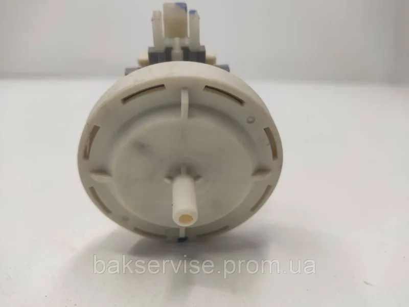 Прессостат (датчик рівня води) для пральної машини Beko 2819711100 Б/У, изображение 3