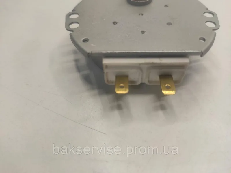Моторчик тарілки для мікрохвильової печі GM-16-2F302 Б/У, изображение 3