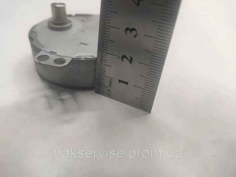 Моторчик тарілки для мікрохвильової печі SM012 Б/У, зображення 2