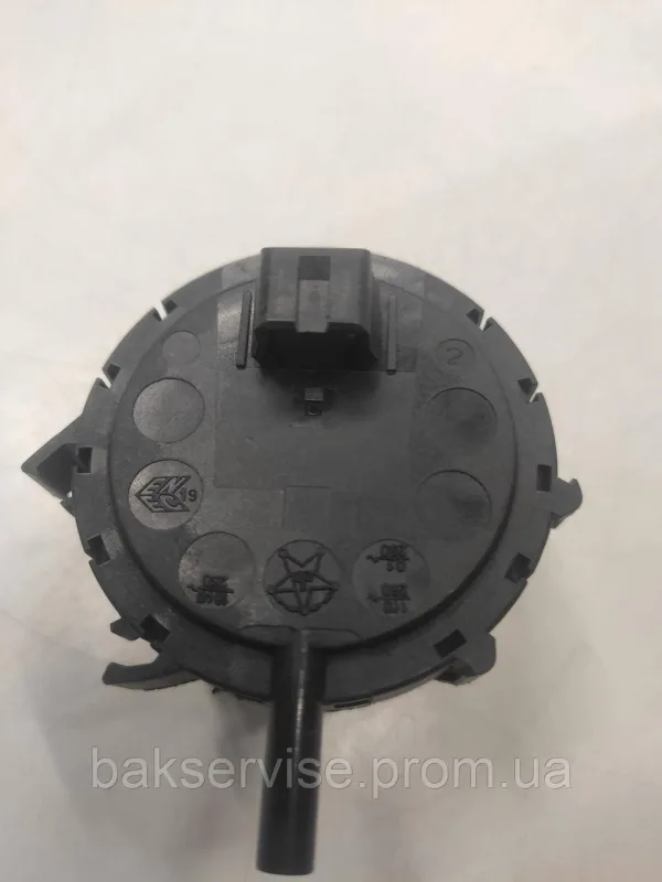 Прессостат (датчик рівня води) для пральної машини Bosch 7650043 Б/У, зображення 3