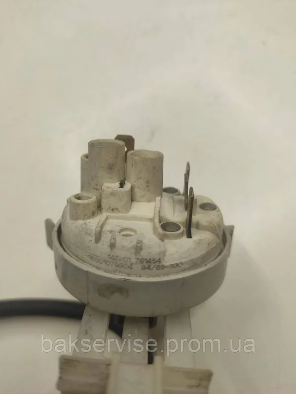Прессостат (датчик рівня води) для пральної машини Ariston 16001079904 Б/У, зображення 3