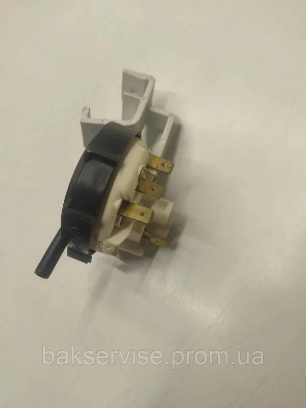 Прессостат (датчик рівня води) для пральної машини Indesit, Ariston 16001176000 Б/У, изображение 2
