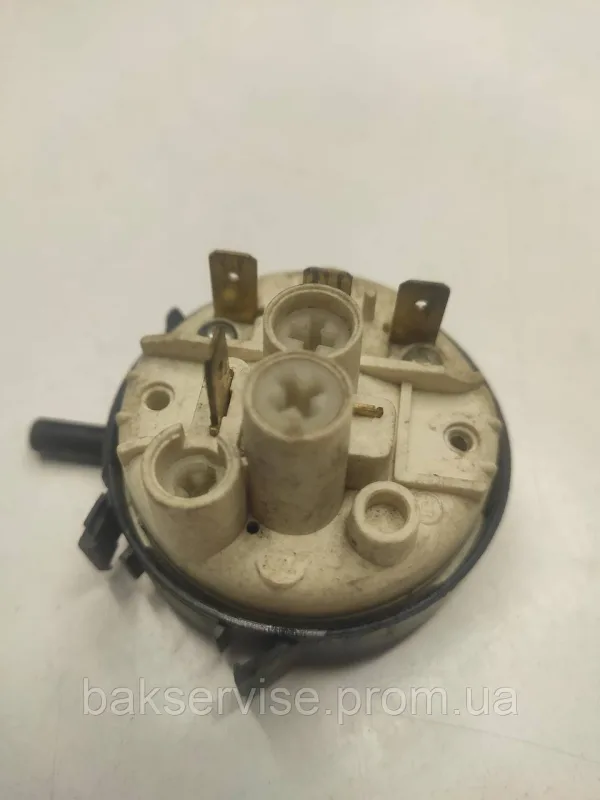 Прессостат (датчик рівня води) для пральної машини Indesit, Ariston 16001410300 Б/У, изображение 1