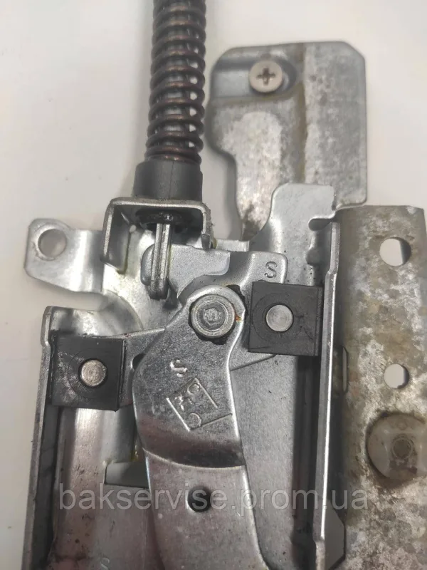Петля дверей до посудомийної машини Electrolux 4055031332 б/у, изображение 5