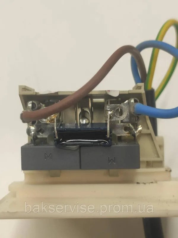 Мережевий фільтр для посудомийної машини Indesit Ariston під фішку C00257123 б/у, изображение 4