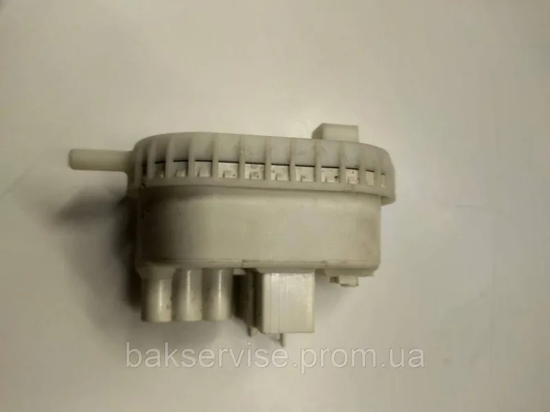 Пресостат (датчик рів'я воді) для пральної машинії Bosch Siemens 624943 Б/У, изображение 3