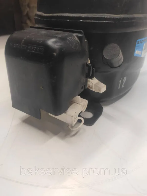 Компресор до холодильника EMBRACO ASPERA BPM1058Z R134a Б/У, изображение 2