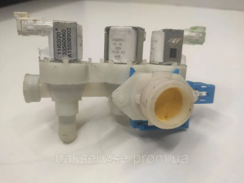 Клапан подачі води до пральної машини AEG A15508902 Б/У, зображення 1