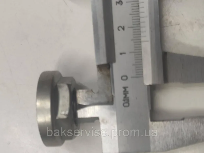 Гайка кріплення шківа до пральної машини Bosch 605147 Б/У, изображение 3