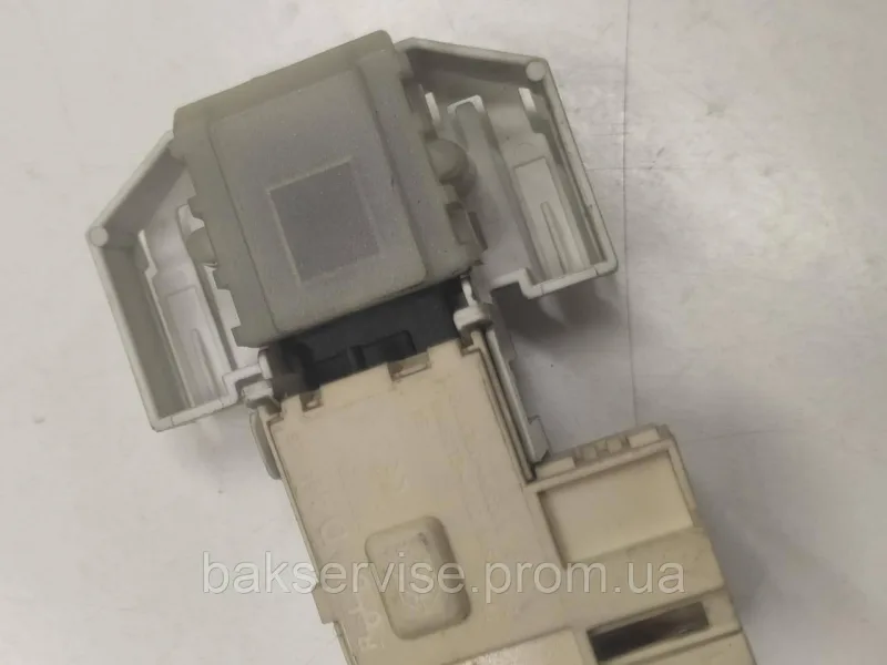 Замок до пральної машини Bosch Simemns 9000205391 Б/У, зображення 2