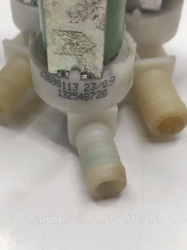 Клапан подачі води до пральної машини AEG 132548720 Б/У, зображення 3