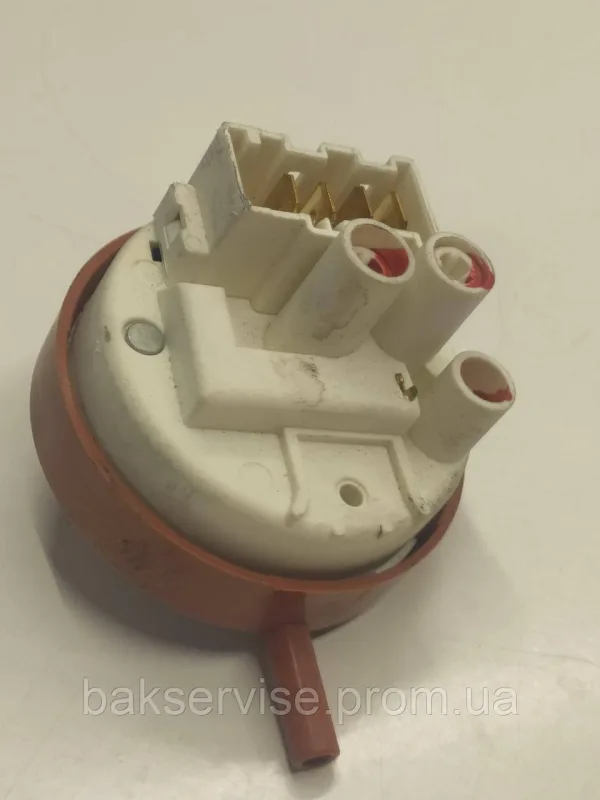 Прессостат (датчик рівня води) для пральної машини Bosch 495775 Б/У, изображение 1
