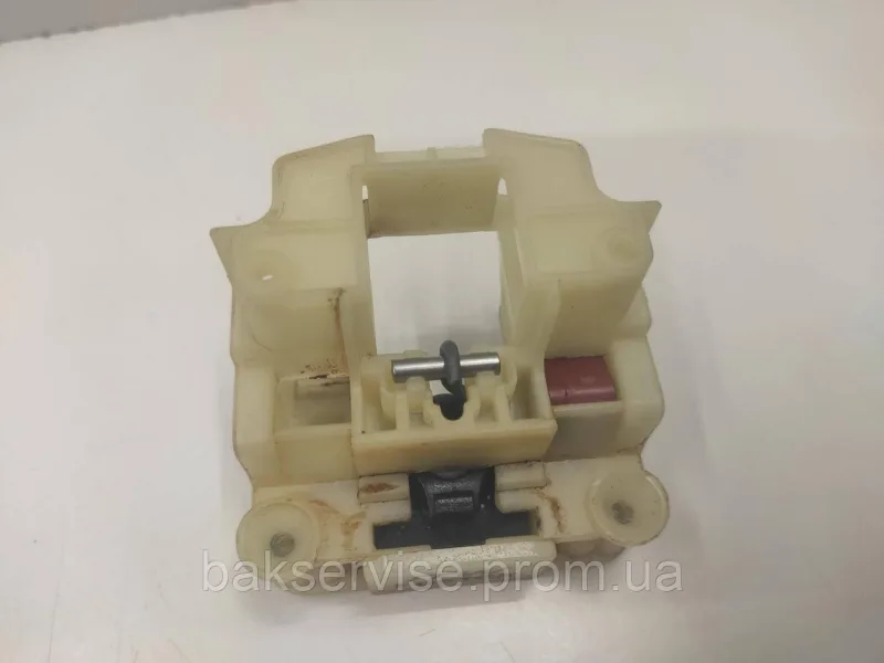 Замок до посудомийної машини SMEG 697690215 Б/У, изображение 4