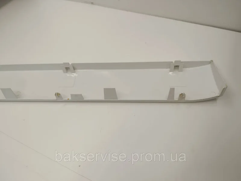 Нижня декоративна панель до пральної машини Ariston 25000167302 Б/У, изображение 3