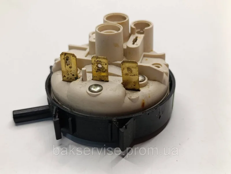 Прессостат (датчик рівня води) для посудомийної машини Indesit, Ariston 2384.03-079 Б/У, изображение 4