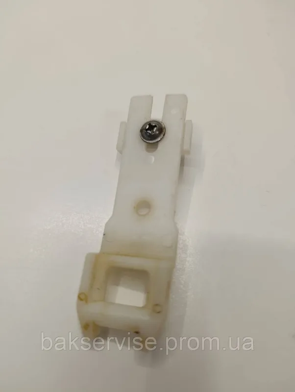 Фіксатор  замка дверей посудомийної машини Ariston LS 605 ST Б/У, зображення 1