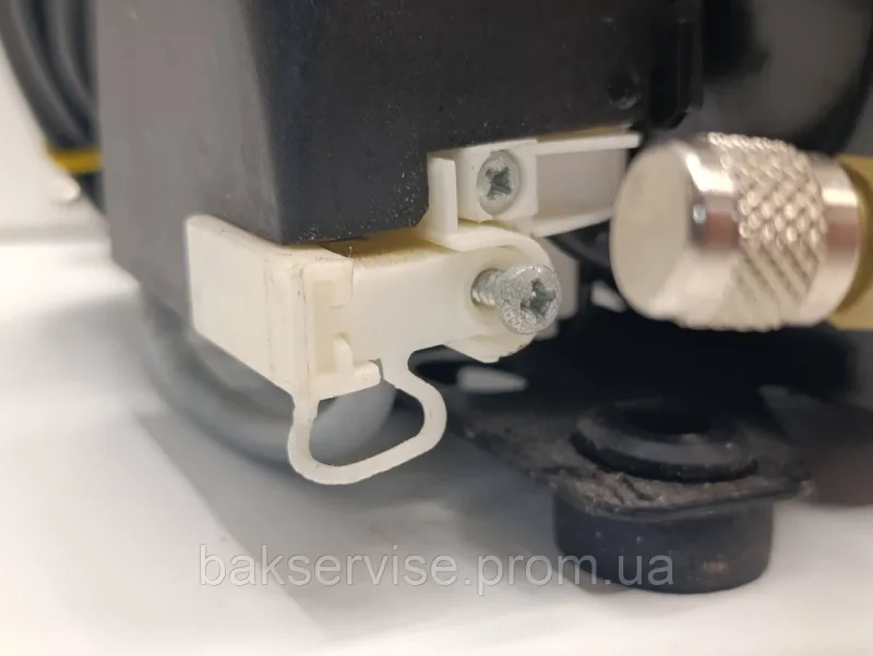 Компресор до холодильника Embraco Aspera EMT 26CLP R600a  Б/У, зображення 3