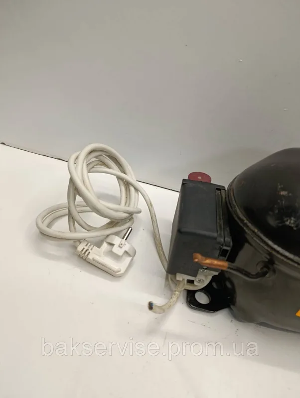 Компресор до холодильника Electrolux /ACC HTK80AA R600а Б/У, зображення 4